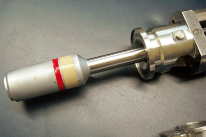 Tłoki w maszynie do napełniania, które wykorzystują łożyska ślizgowe iglidur®