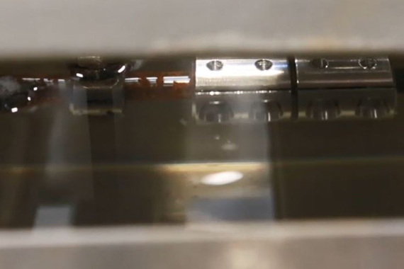 Test wibracji pod wodą