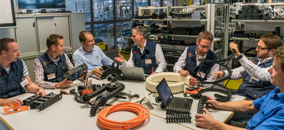 personel igus w fabryce igus