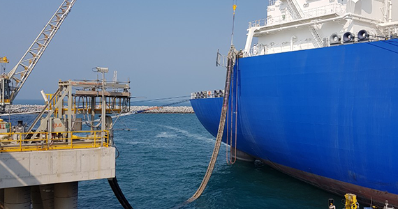 Pływająca jednostce magazynująca w terminalu LNG