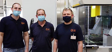 Maski zakrywające nos i usta w fabryce w Kolonii