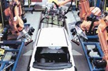 Examples of application of e-chain system®: Robot in the automobile industry 