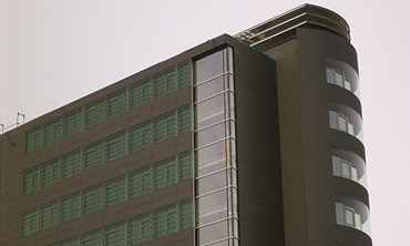 Regulowane listwy na fasadzie