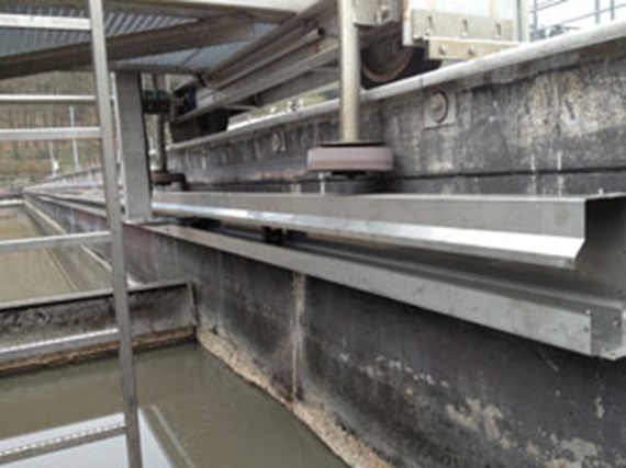 Energy chain system and flexible cables in large-scale wastewater treatment plant