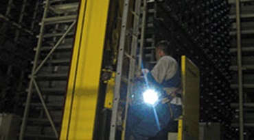 Montaż prowadnika w nocy