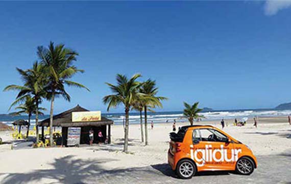 iglidur w trasie "Smart - inteligentny samochód" na plaży w Brazylii