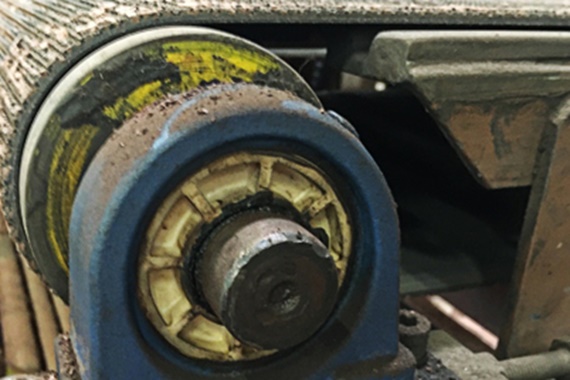 Self-lubricating igubal® bearings reduce the maintenance effort required.