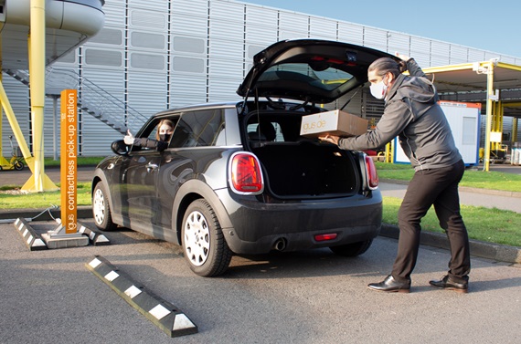 Wjazd do bezdotykowego odbioru produktów