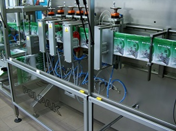 Ekonomiczna i bezobsługowa regulacja w procesie pakowania z lożyskami igus®